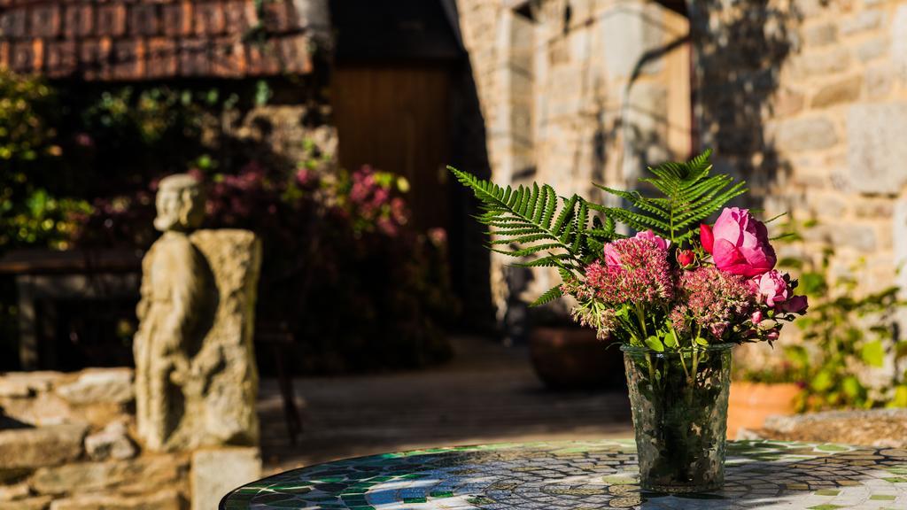 Bed And Breakfast La Fontaine Blanche Melgven Exterior foto